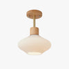 Deckenlampe aus Massivholz im cremefarbenen Stil