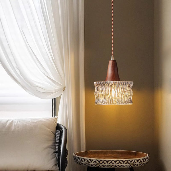 Petit lustre de style médiéval tout en cuivre