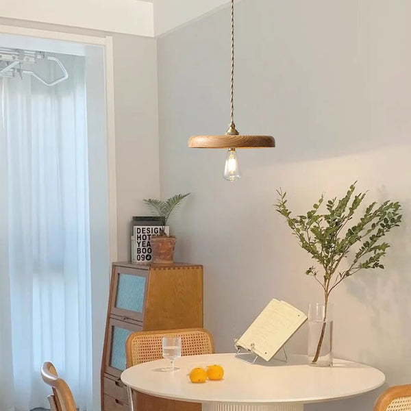 Lustre de salle à manger en bois massif de style médiéval