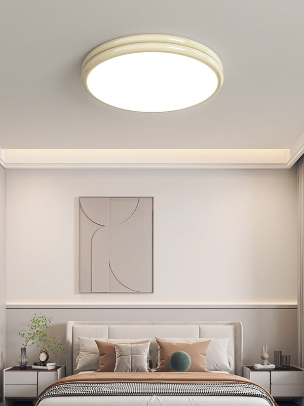 Simple cream style ceiling lamp