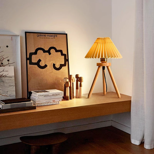 Plissierte Nachttischlampe im japanischen Stil