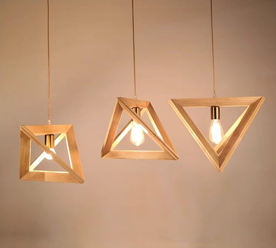 Lustre triangulaire en bois massif