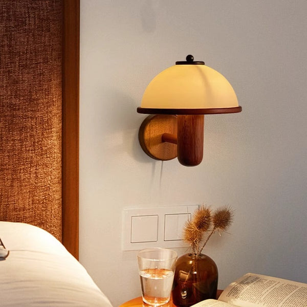 Wandlampe Pilz aus Massivholz