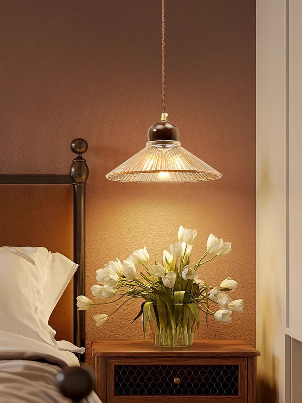 Lustre médiéval en verre de noyer