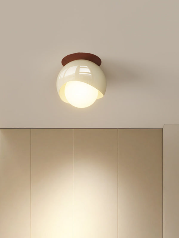 Deckenlampe im französischen Cremestil für den Flur