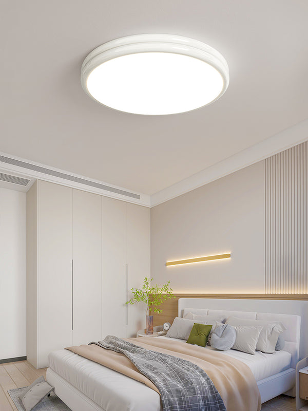 Simple cream style ceiling lamp