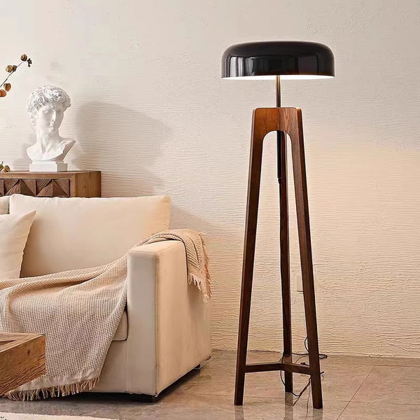 Lampadaire trépied nordique