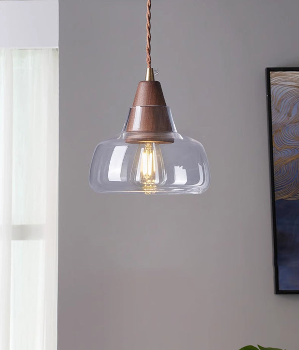 Petit lustre de style médiéval tout en cuivre