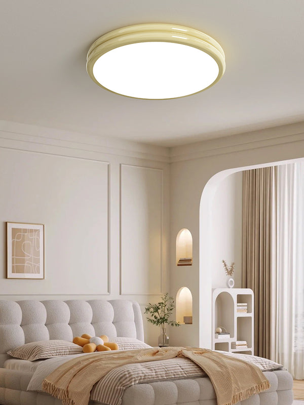 Simple cream style ceiling lamp