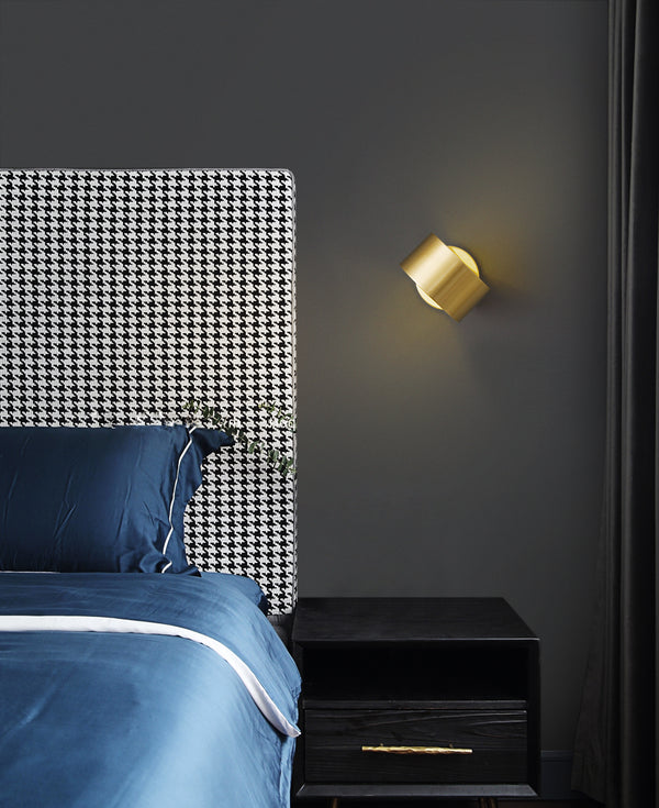 Postmodern all-copper wall lamp