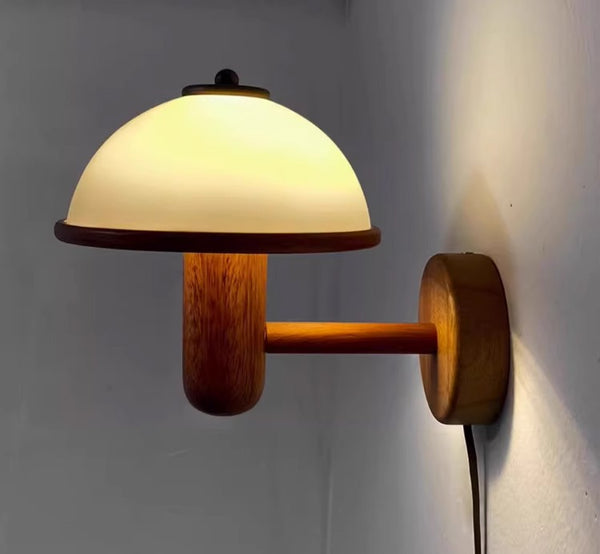 Wandlampe Pilz aus Massivholz