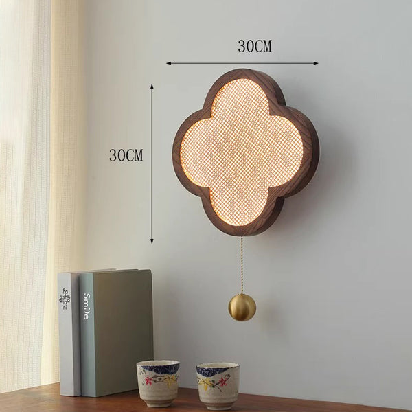 Wandlampe mit vierblättrigem Kleeblatt