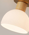 Deckenlampe aus Massivholz im cremefarbenen Stil