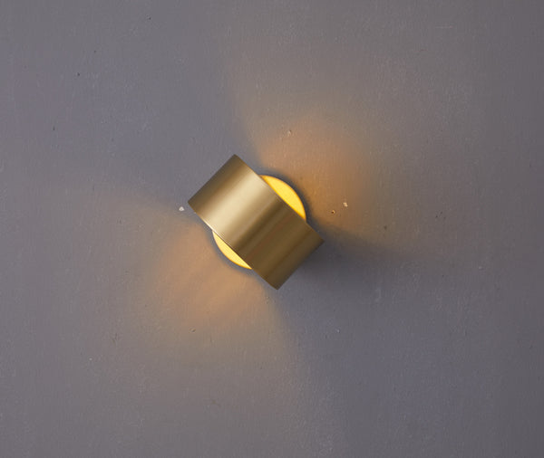 Postmodern all-copper wall lamp