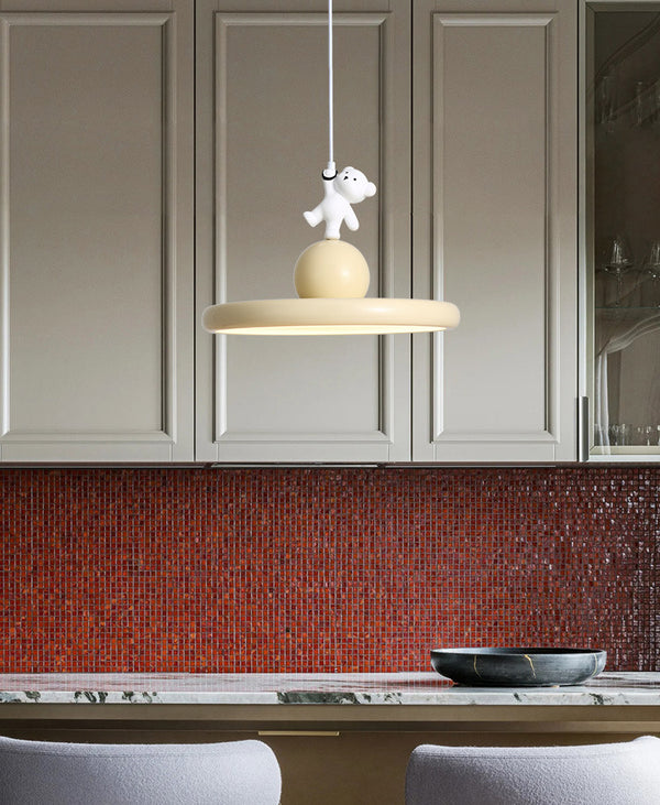 Kreativer Kronleuchter mit Cartoon-Bären