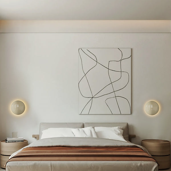 Cremefarbene Wandlampe fürs Schlafzimmer