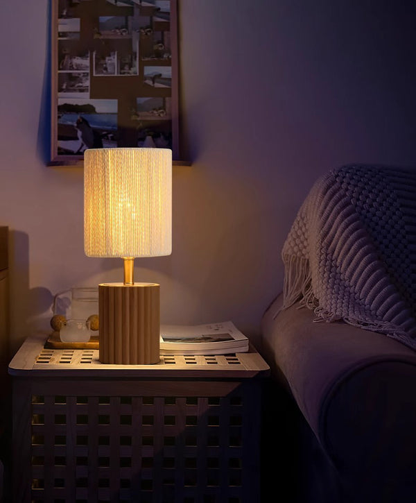 Schlafzimmer-Tischlampe aus Massivholz im japanischen Stil