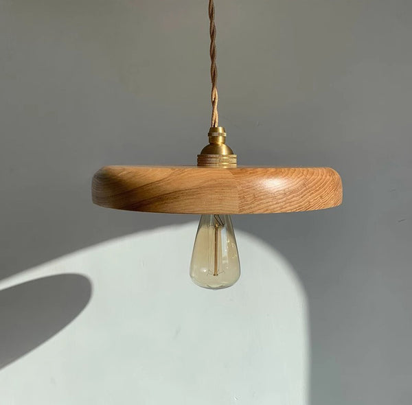 Lustre de salle à manger en bois massif de style médiéval