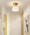 Deckenlampe aus Massivholz im cremefarbenen Stil