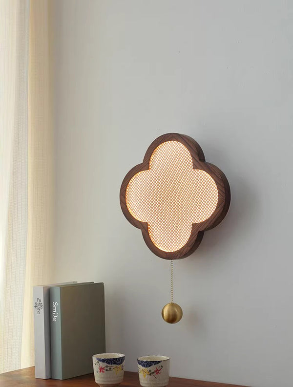 Wandlampe mit vierblättrigem Kleeblatt