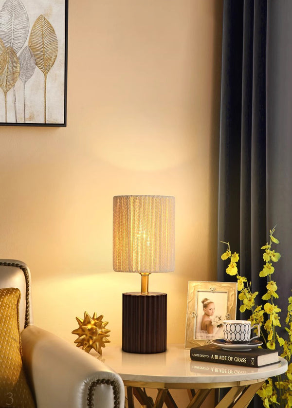 Schlafzimmer-Tischlampe aus Massivholz im japanischen Stil