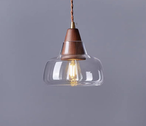 Petit lustre de style médiéval tout en cuivre