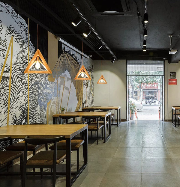 Lustre triangulaire en bois massif