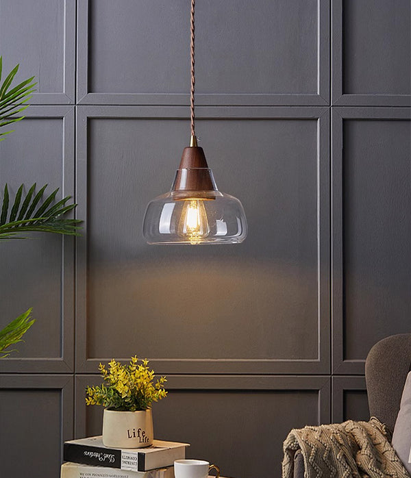 Petit lustre de style médiéval tout en cuivre