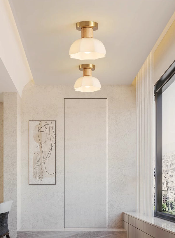 Deckenlampe aus Massivholz im cremefarbenen Stil