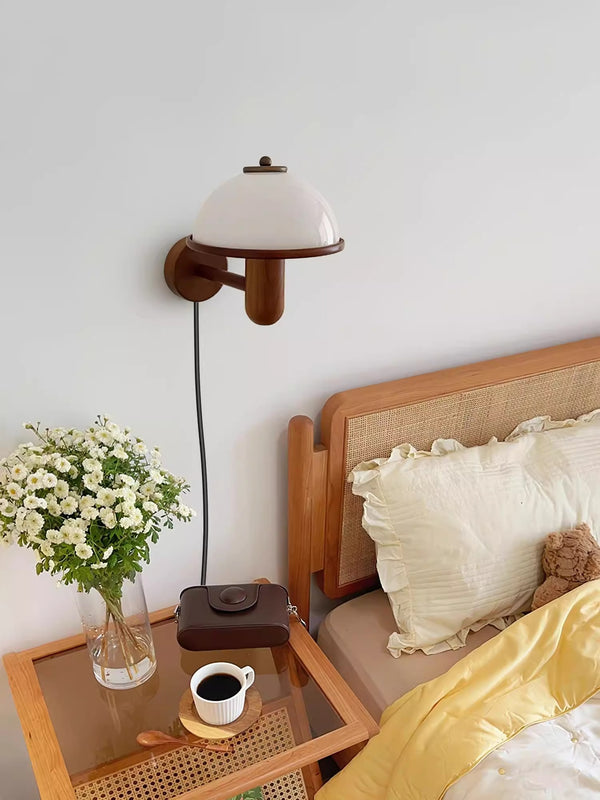 Wandlampe Pilz aus Massivholz