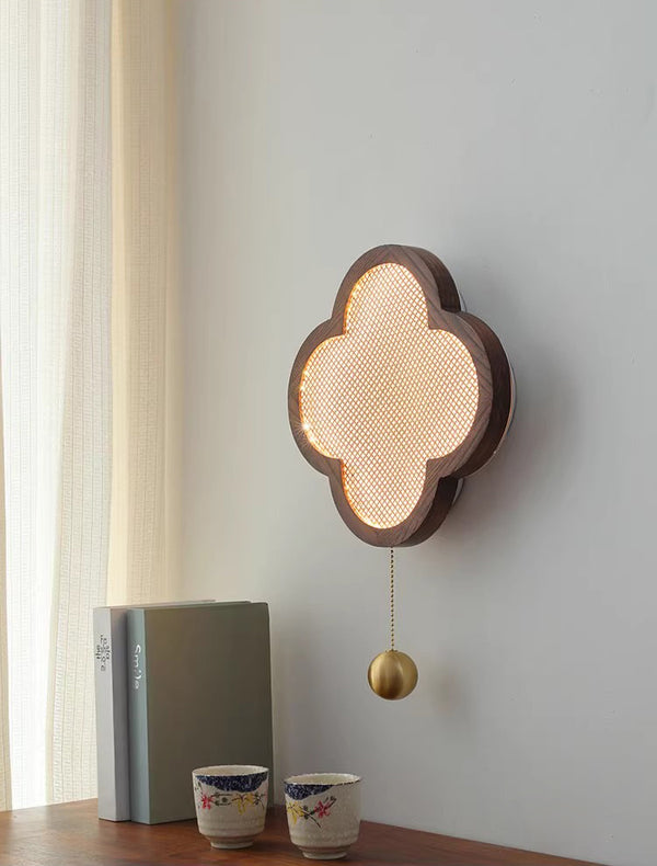 Wandlampe mit vierblättrigem Kleeblatt