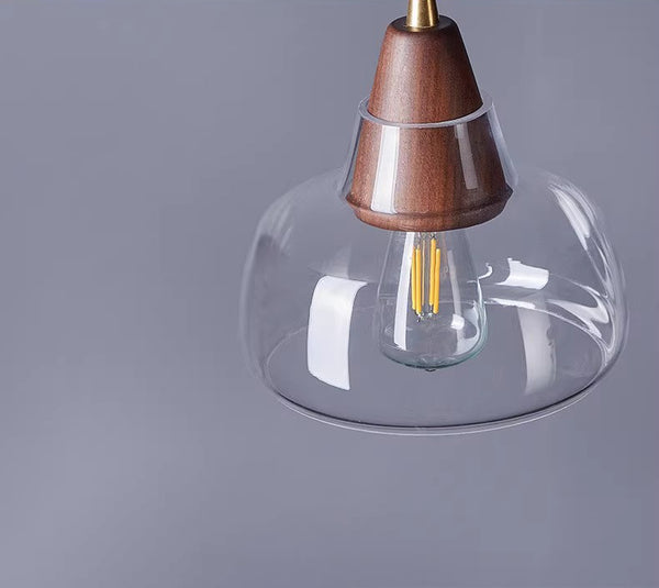 Petit lustre de style médiéval tout en cuivre