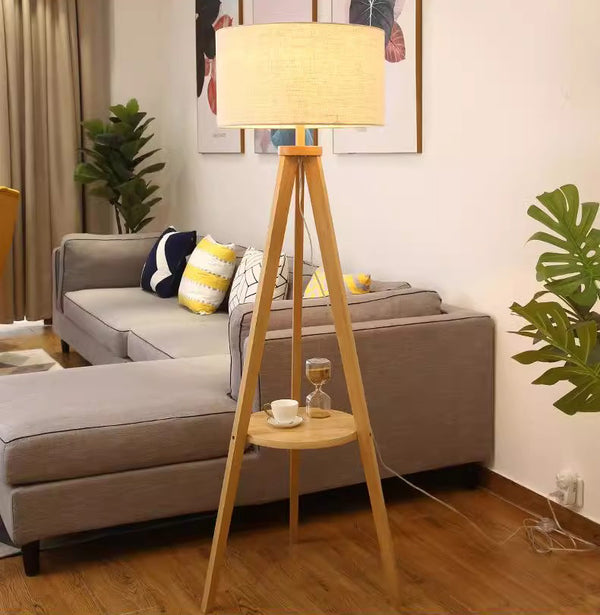 Japanische Retro-Stehlampe aus Massivholz für das Wohnzimmer