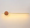 Minimalistische LED-Wandleuchte aus Massivholzstreifen