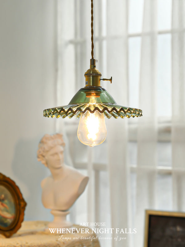 Lustre en verre vert frais