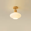 Deckenlampe aus Massivholz im cremefarbenen Stil
