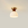 Deckenlampe aus Massivholz im cremefarbenen Stil