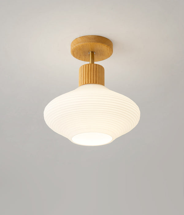 Deckenlampe aus Massivholz im cremefarbenen Stil