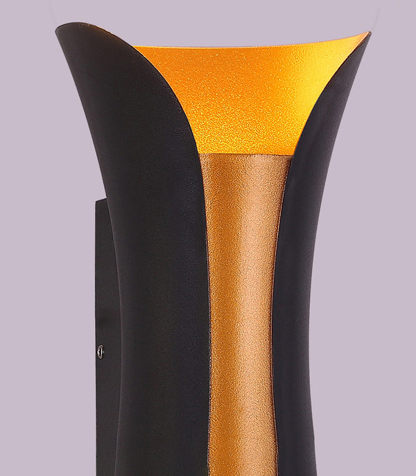 Schlichte LED-Außenwandleuchte für den Garten