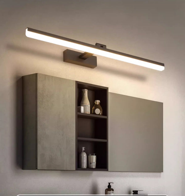 Einfache Spiegelwandlampe