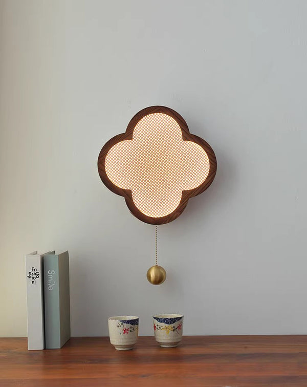 Wandlampe mit vierblättrigem Kleeblatt