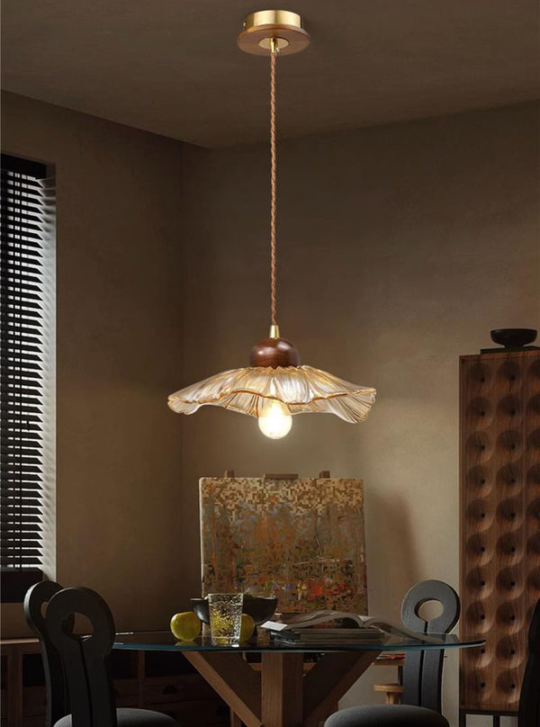 Lustre médiéval en verre de noyer