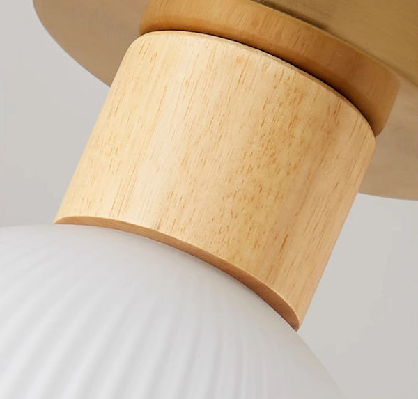 Deckenlampe aus Massivholz im cremefarbenen Stil