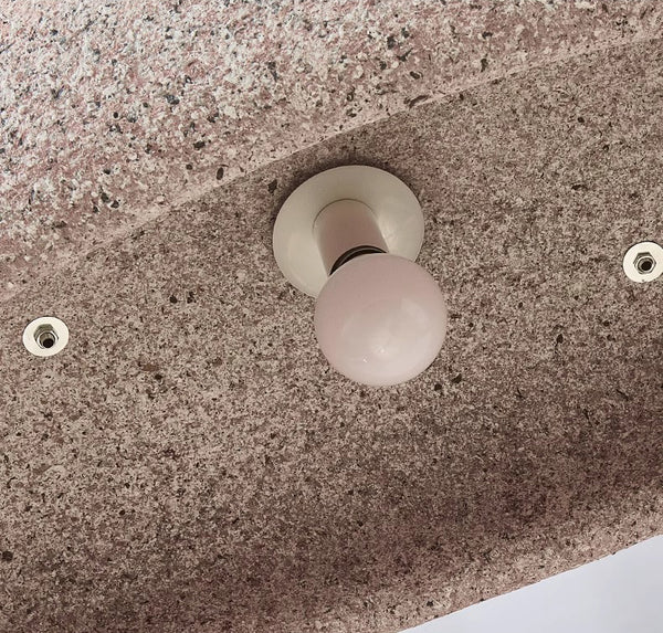 Kreativer Kronleuchter im Wabi-Sabi-Stil