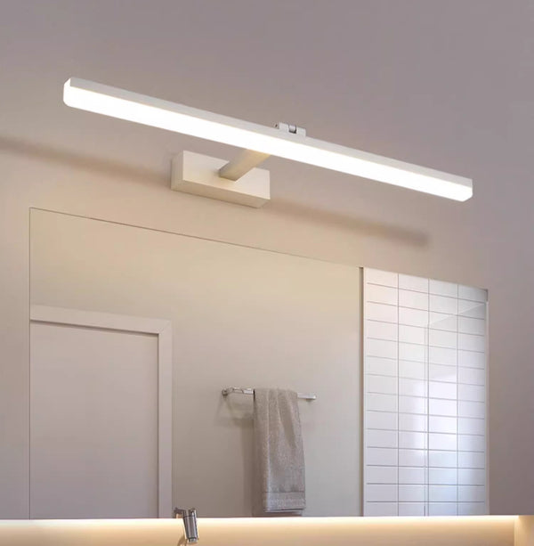 Einfache Spiegelwandlampe