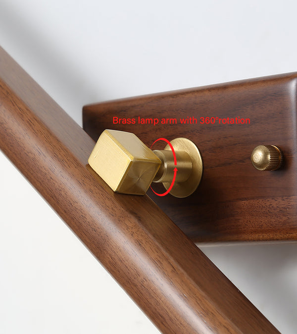 Wandlampe aus massivem Holz mit langem Spiegel