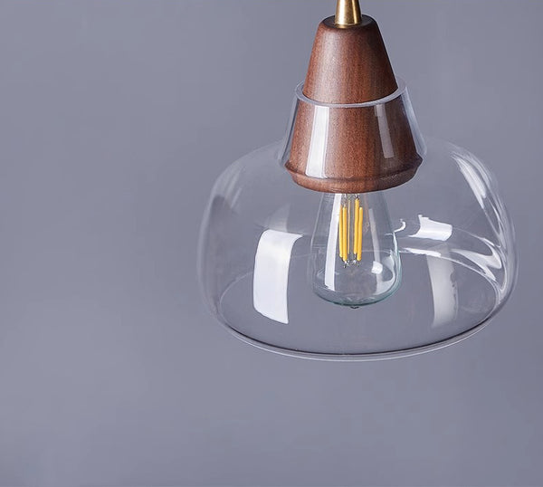 Petit lustre de style médiéval tout en cuivre