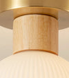 Deckenlampe aus Massivholz im cremefarbenen Stil