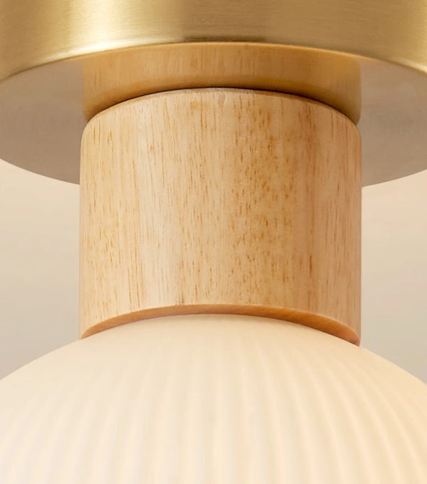 Deckenlampe aus Massivholz im cremefarbenen Stil