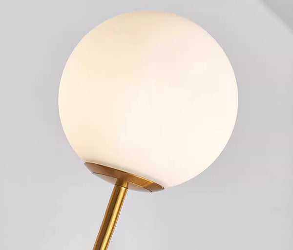 Lustre boule en verre blanc laiteux Nordic Magic Bean